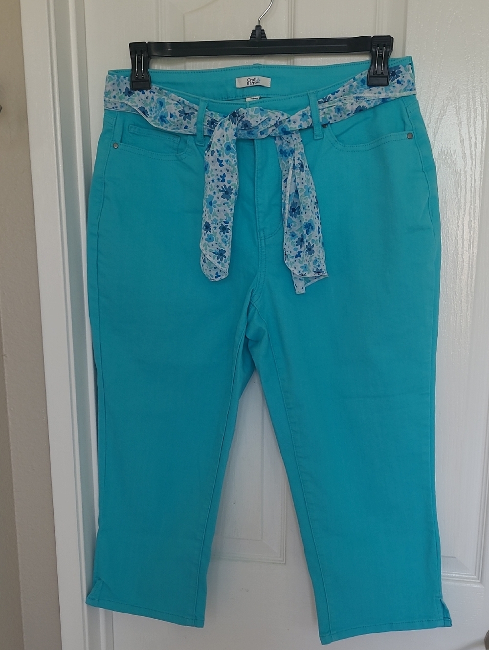 Turquoise Capri Pants with Floral Tie Belt Croft And Barrow Size 12